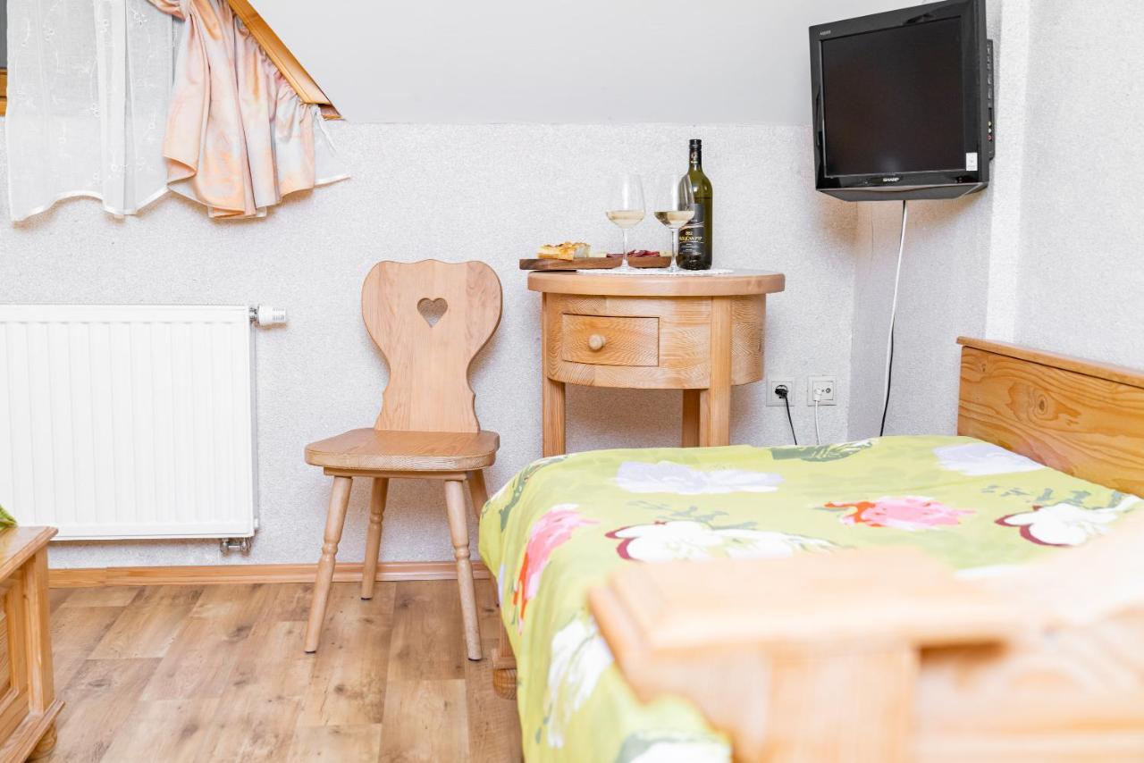 Guesthouse Močivnik Okroglice Extérieur photo