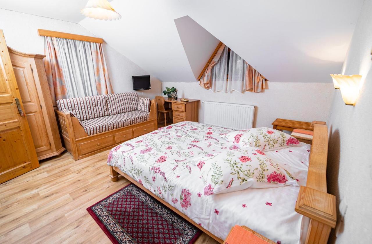 Guesthouse Močivnik Okroglice Extérieur photo