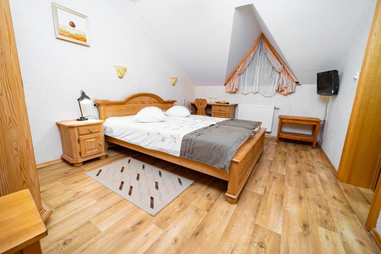 Guesthouse Močivnik Okroglice Extérieur photo