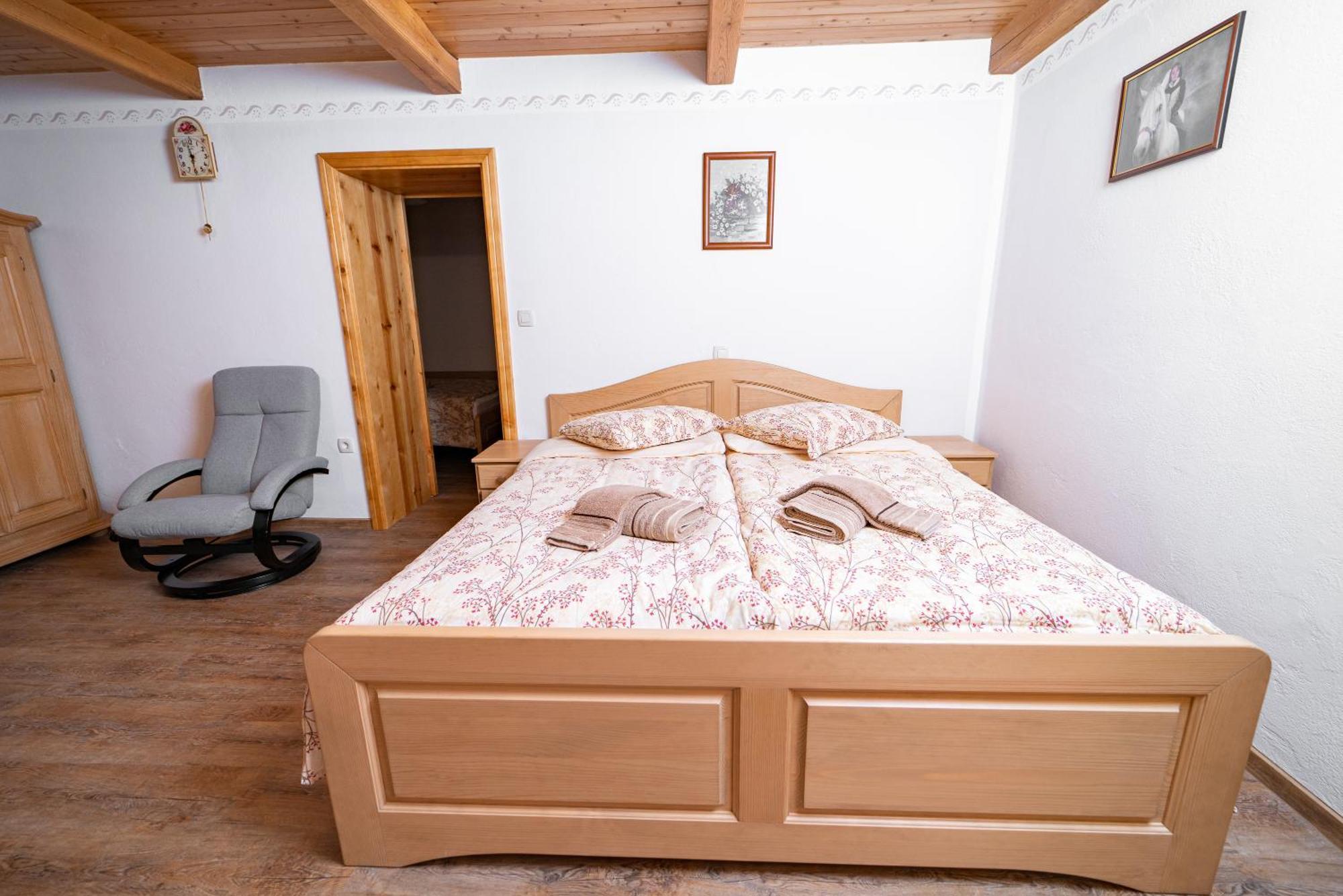 Guesthouse Močivnik Okroglice Extérieur photo