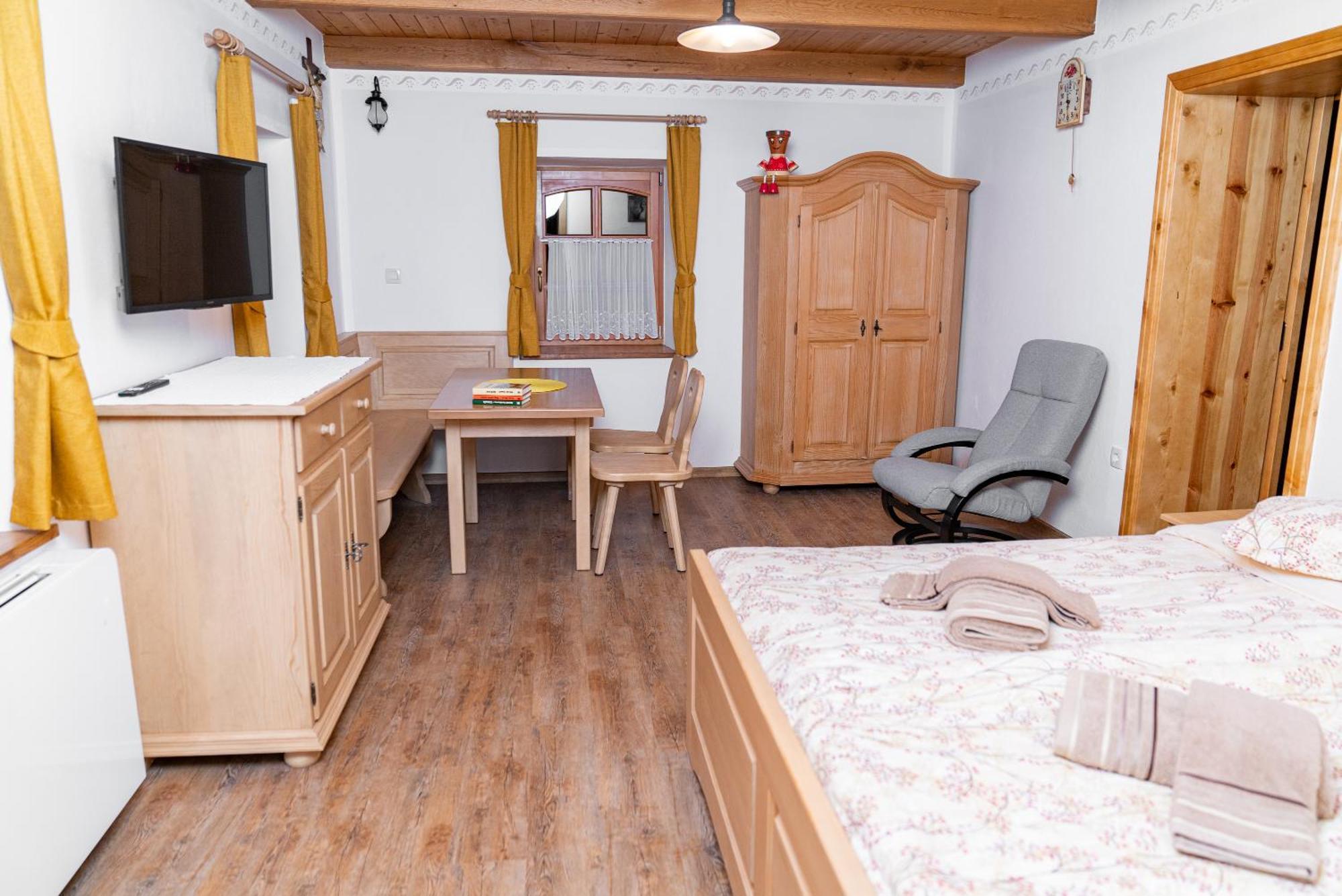 Guesthouse Močivnik Okroglice Extérieur photo