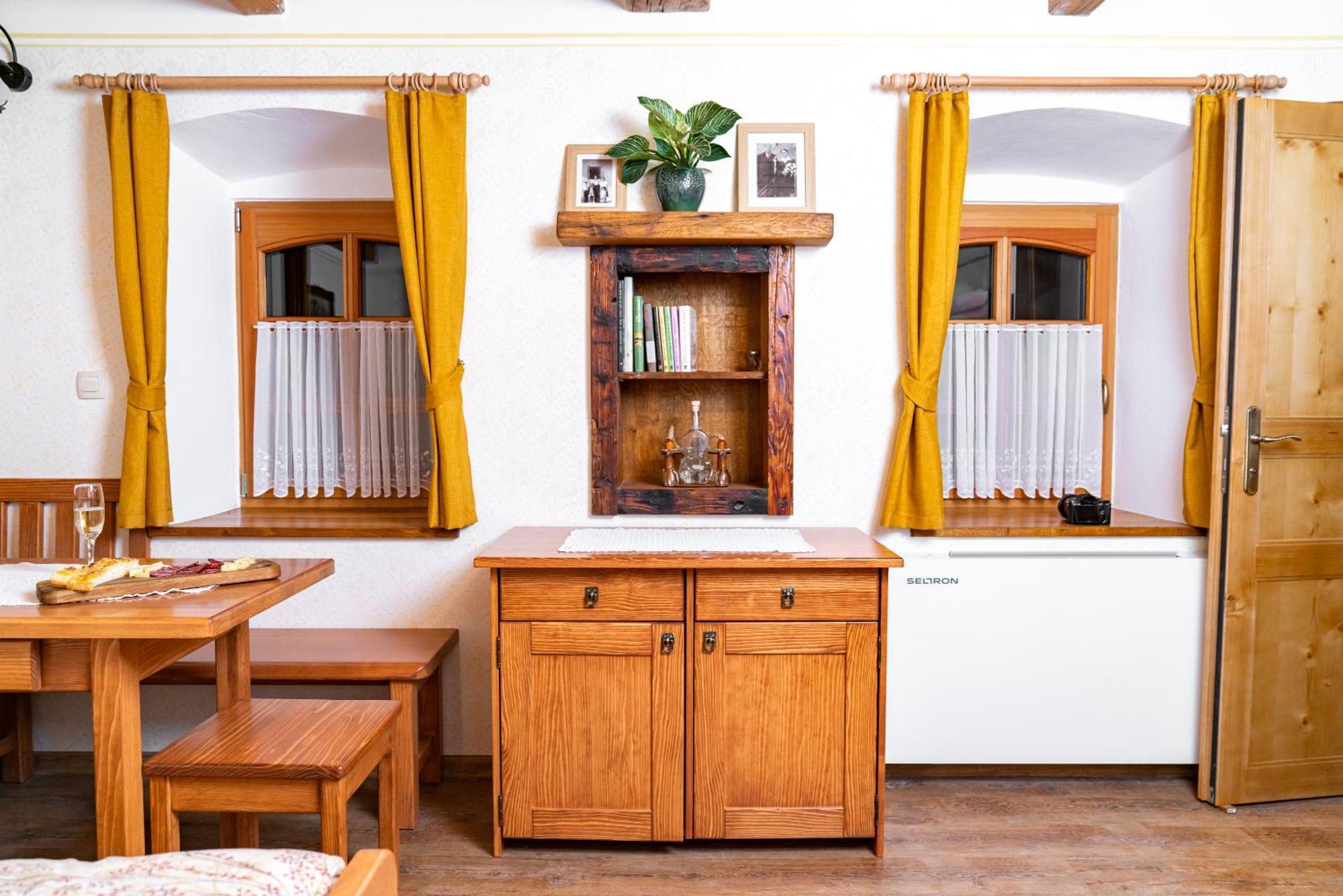 Guesthouse Močivnik Okroglice Extérieur photo