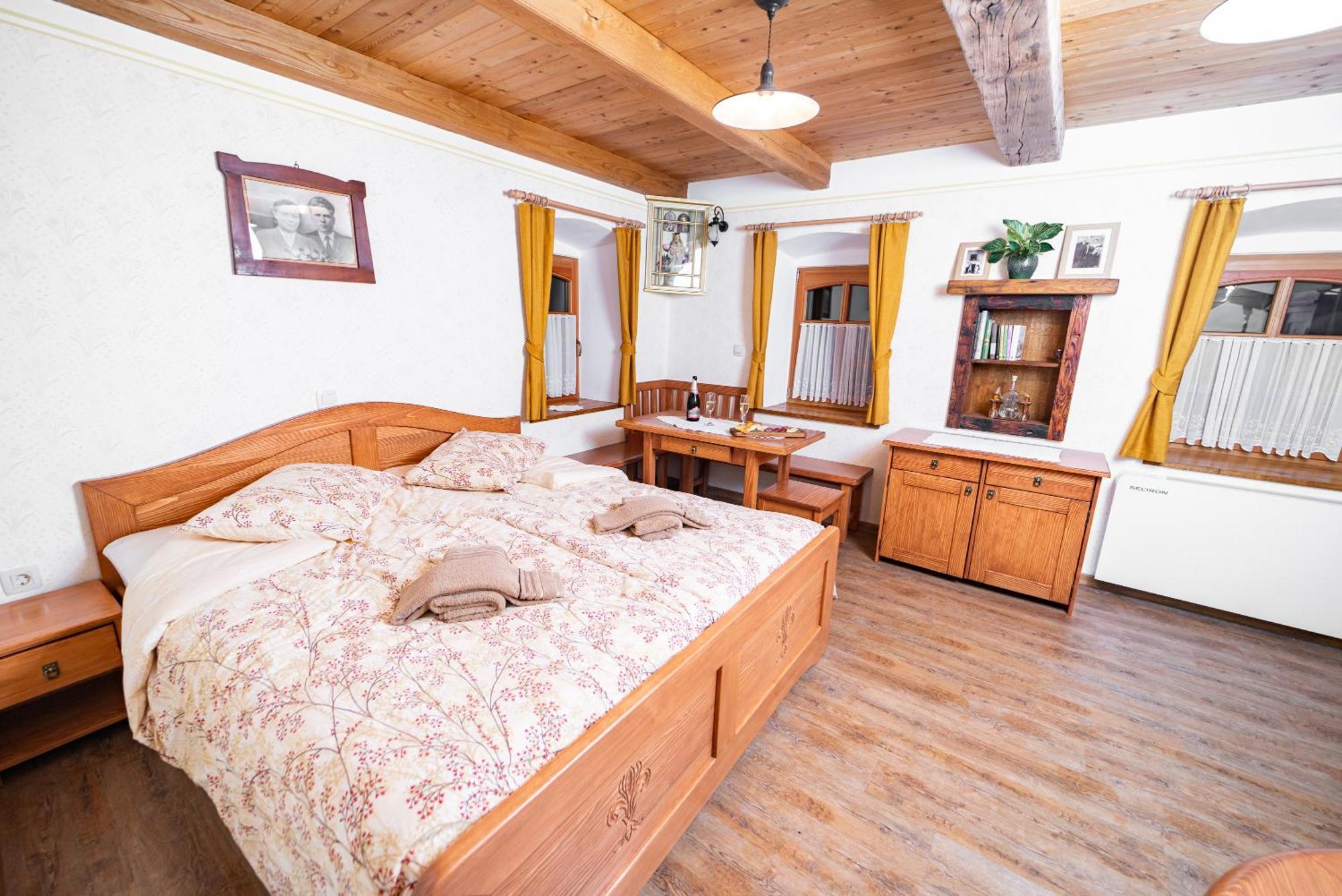 Guesthouse Močivnik Okroglice Extérieur photo