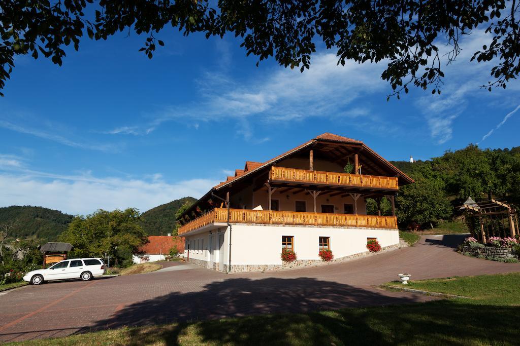 Guesthouse Močivnik Okroglice Extérieur photo