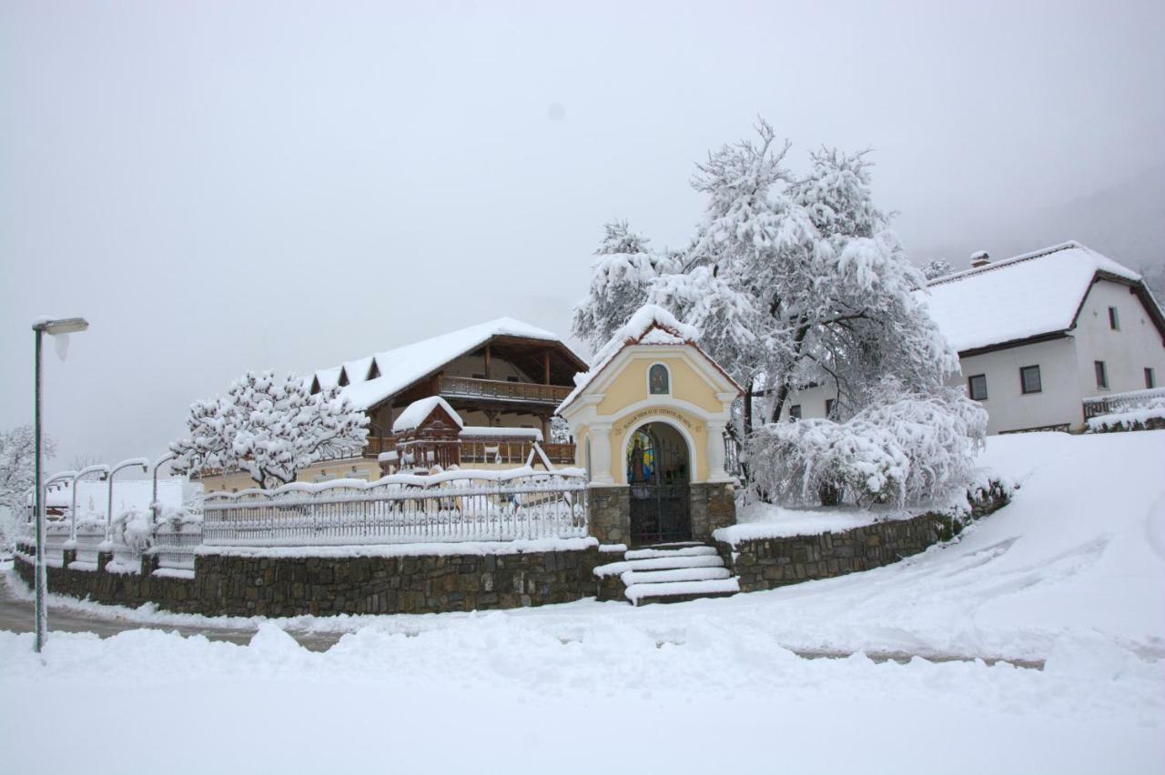 Guesthouse Močivnik Okroglice Extérieur photo